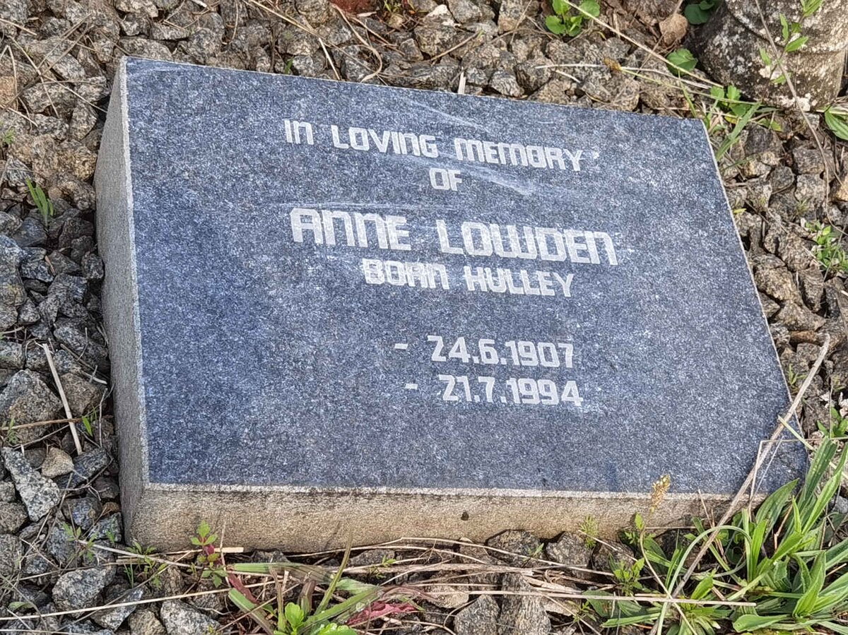 LOWDEN Anne nee HULLEY 1907-1994