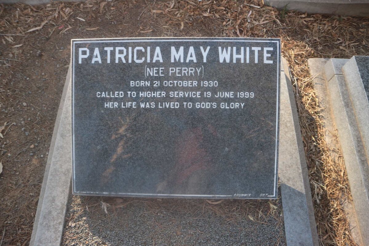 WHITE Patricia May nee PERRY 1930-1999