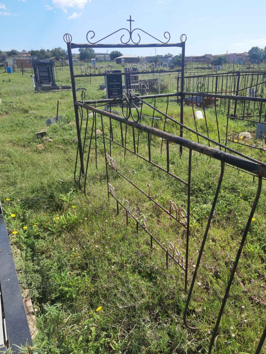 NOMPUMELELO Nomisile 1918-1994