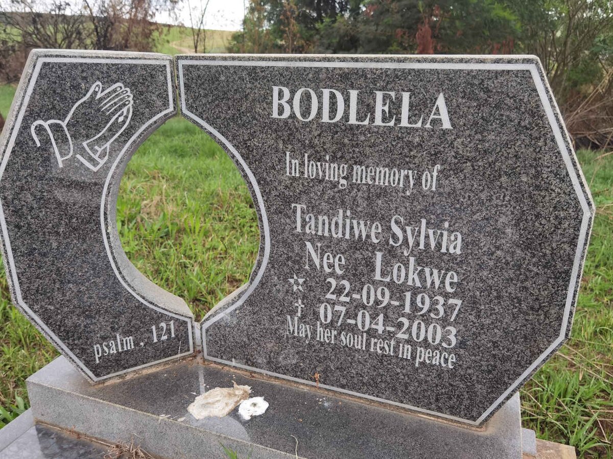 BODLELA Tandiwe Sylvia nee LOKWE 1937-2003
