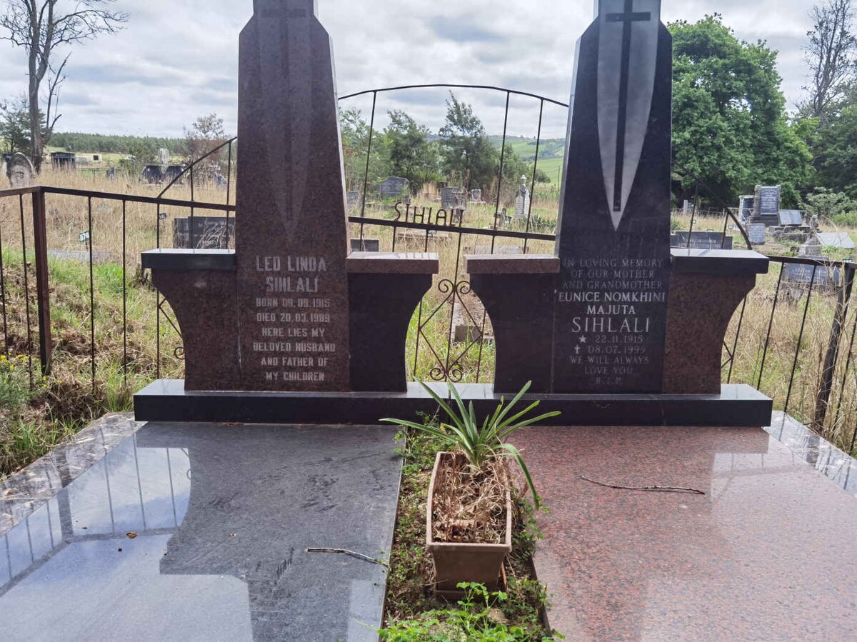 SIHLALI Led Linda 1915-1989 &amp; Eunice Nomkhini Majuta 1915-1999