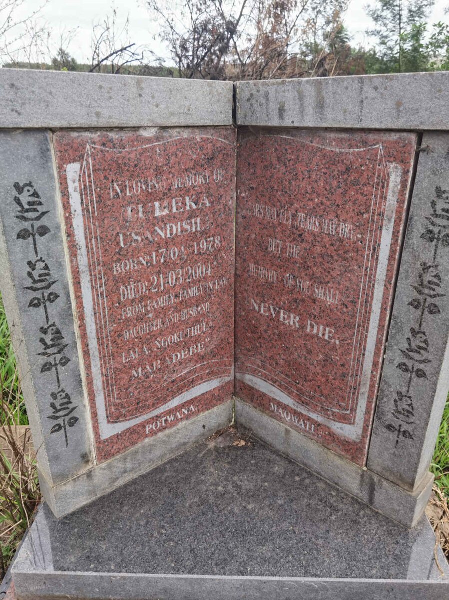 USANDISILI Tuleka 1978-2004