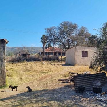 Eastern Cape, MPOFU district, Buxton village, Single grave