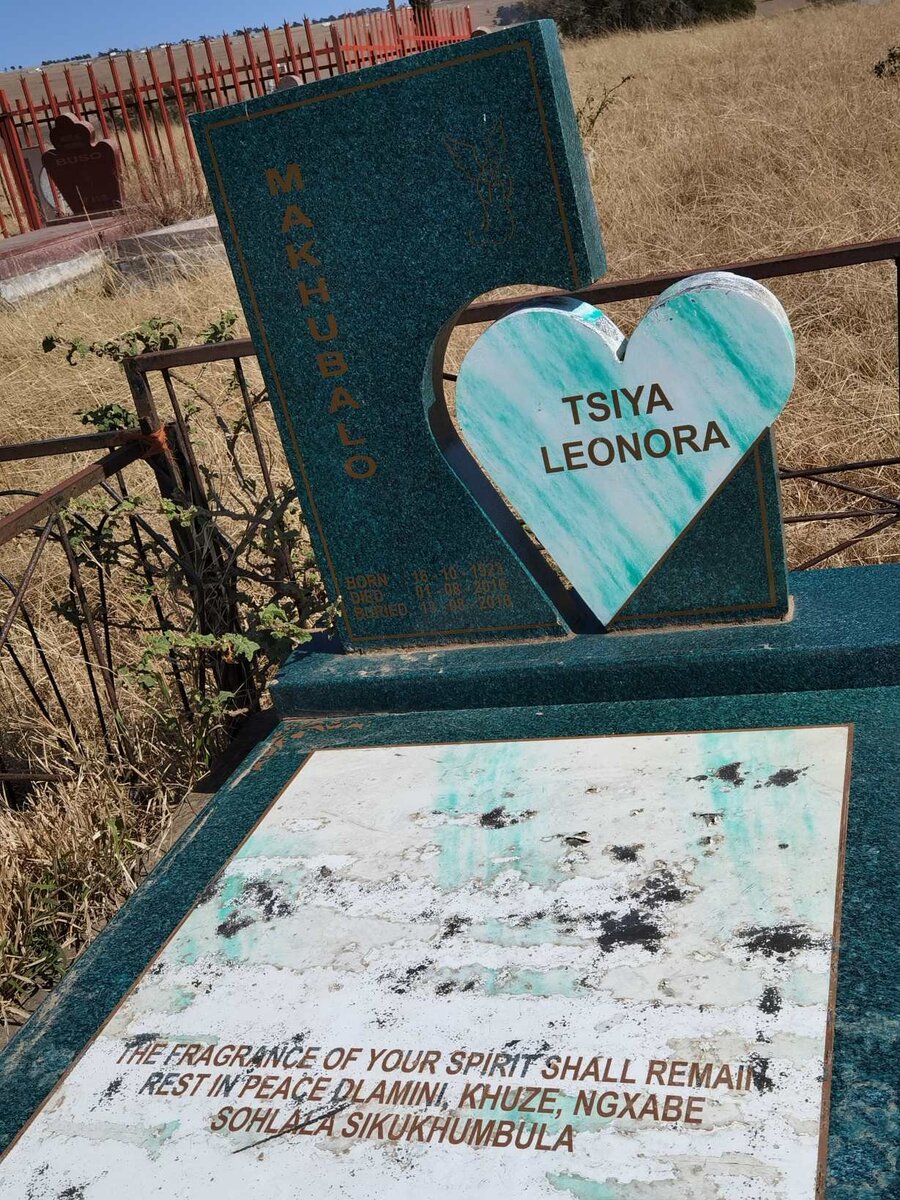 MAKHUBALO Tsiya Leonora 1923-2016