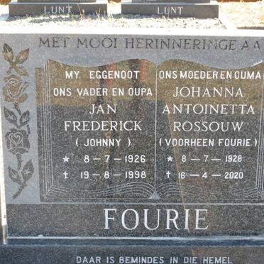 FOURIE Jan Frederick 1926-1998 &amp; Johanna Antoinette ROSSOUW voorheen FOURIE 1928-2020