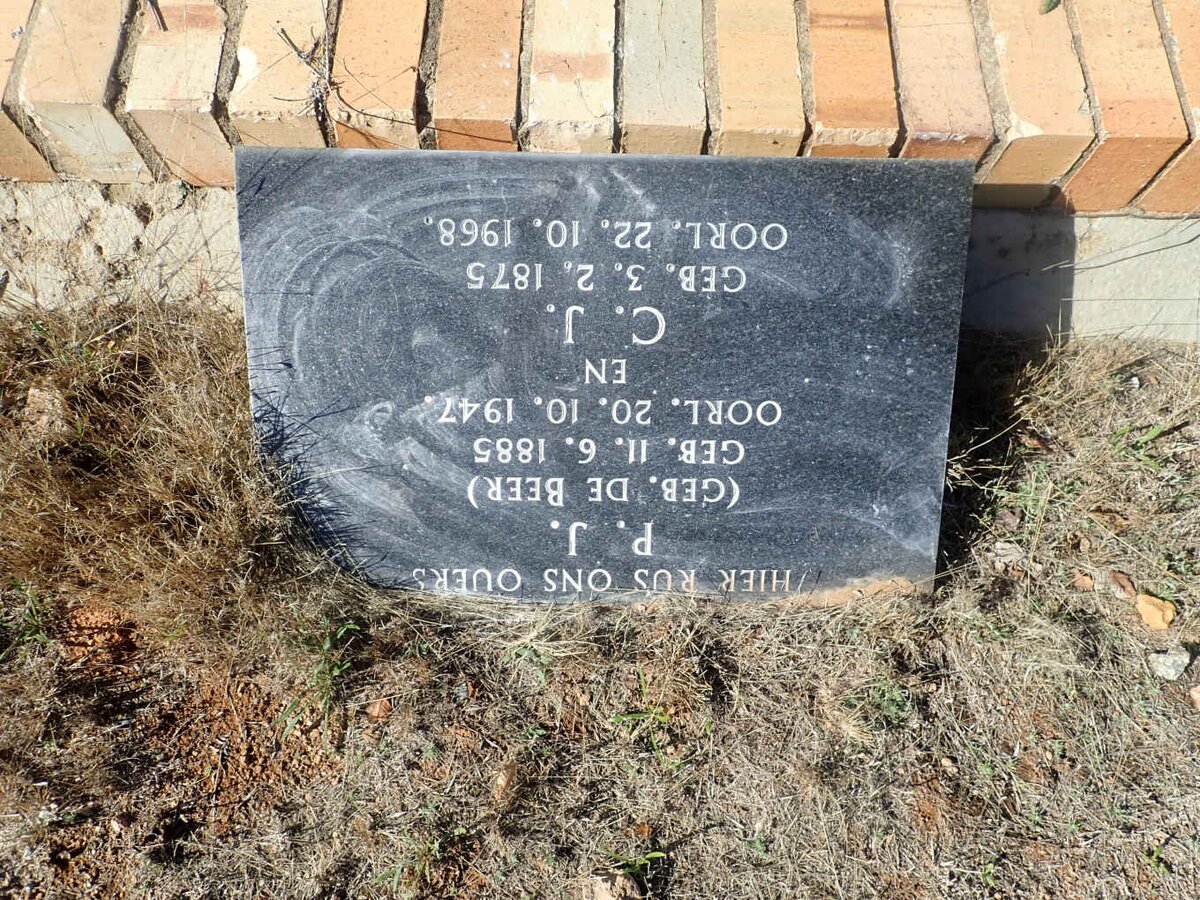 VILJOEN C.J. 1875-1968 &amp; P.J. DE BEER 1885-1947