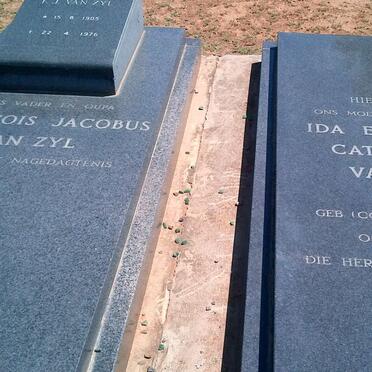 ZYL Francois Jacobus, van 1905-1976 &amp; Ida Elizabeth Catharina COETZER 1905-1991