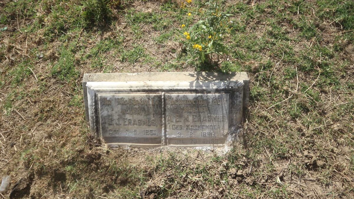 ERASMUS L.J. 1861-1935 &amp; A.E.M. KOEKEMOER 1860-1933