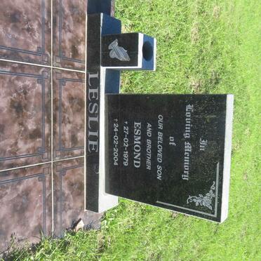 LESLIE Esmond 1979-2004