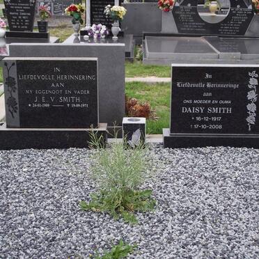 SMITH J.E.V. 1909-1971 &amp; Daisy 1917-2008