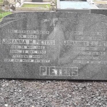 PIETERS Johannes C.L. 1890-1951 &amp; Johanna M. 1902-1990