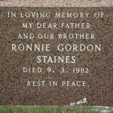 STAINES Ronnie Gordon -1982