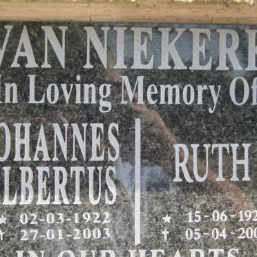 NIEKERK Johannes Albertus, van 1922-2003 &amp; Ruth 1927-2004