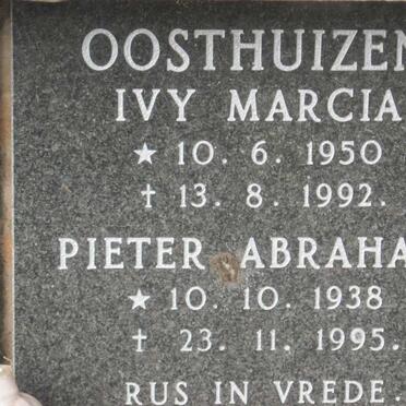 OOSTHUIZEN Pieter Abraham 1938-1995 &amp; Ivy Marcia 1950-1992