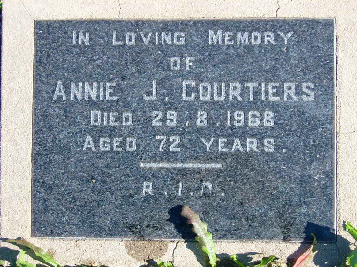 COURTIERS Annie J. -1968
