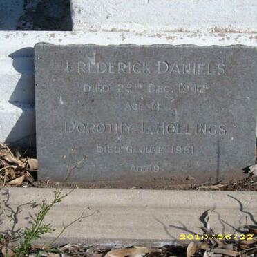 DANIELS Frederick -1942 :: HOLLINGS Dorothy L. -1951