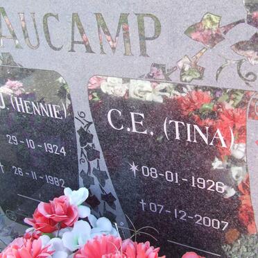 AUCAMP H.J. 1924-1982 &amp; C.E. 1926-2007