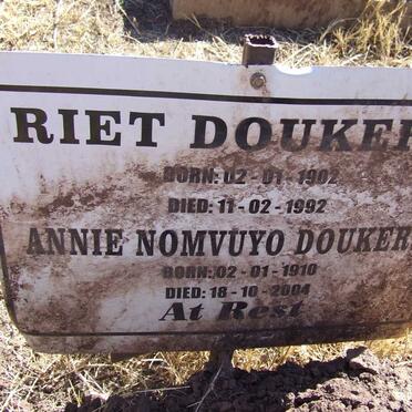DOUKERS Riet 1902-1992 &amp; Annie Nomvuyo 1910-2004