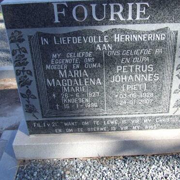FOURIE Petrus Johannes 1928-2007 &amp; Maria Magdalena KNOESEN 1927-1996