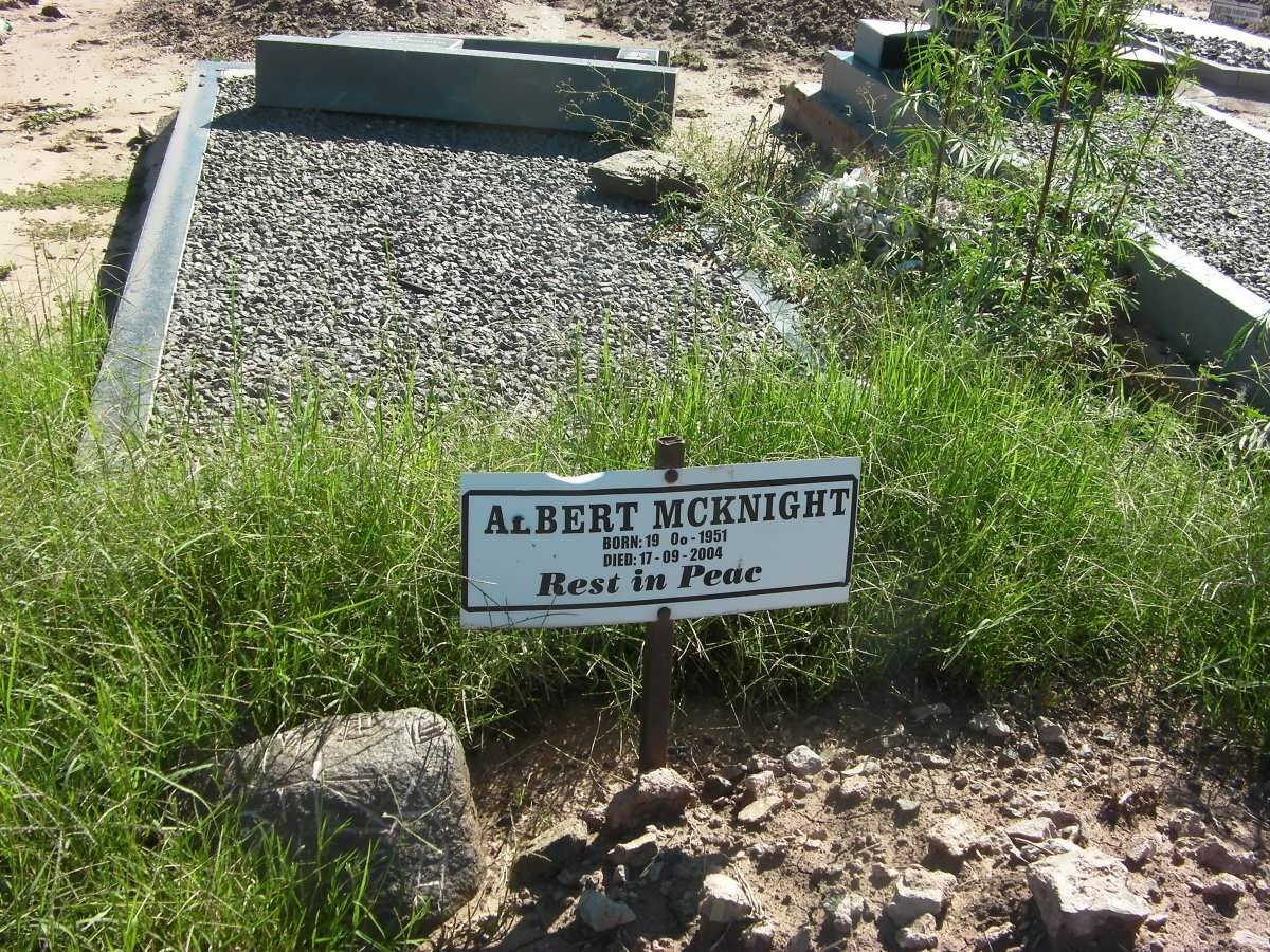 McKNIGHT Albert 1951-2004