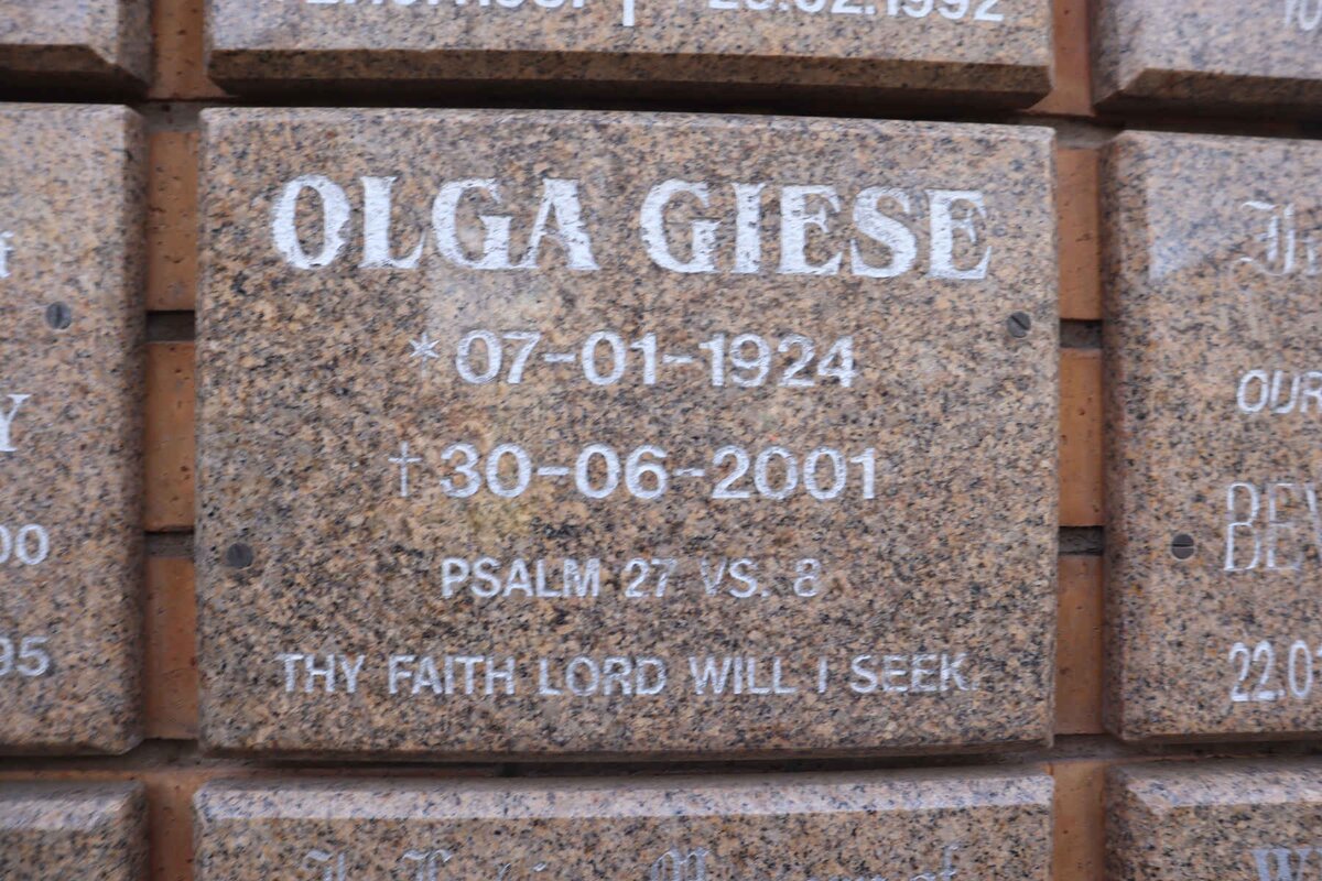 GIESE Olga 1924-2001