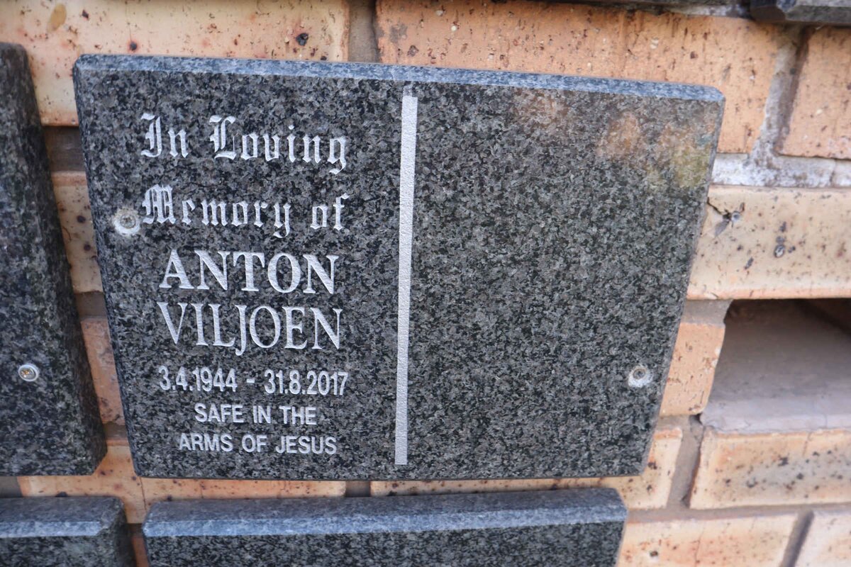 VILJOEN Anton 1944-2017