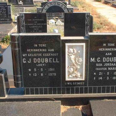DOUBELL G.J. 1911-1979 &amp; M.C. JORDAAN 1913-1992