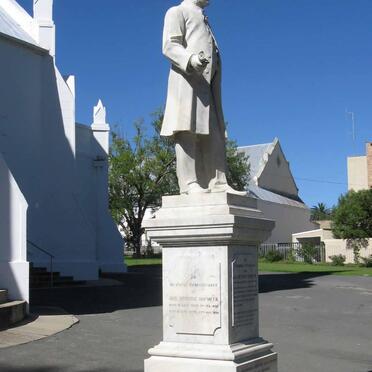 3. In tuin buite die kerk