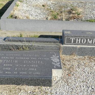 THOMPSON Arthur Daniel 1903-1983 &amp;  Paulina Petronella FOUCHE 1907-1987 