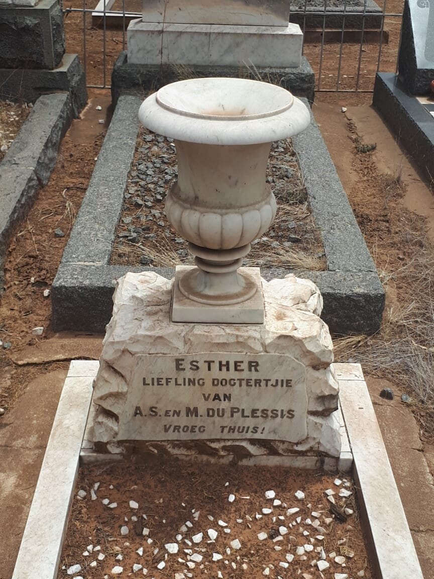 PLESSIS Esther, du