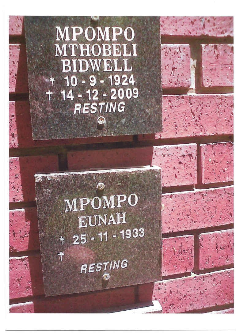MPOMPO Mthobeli Bidwell 1924-2009 &amp; Eunah 1933-