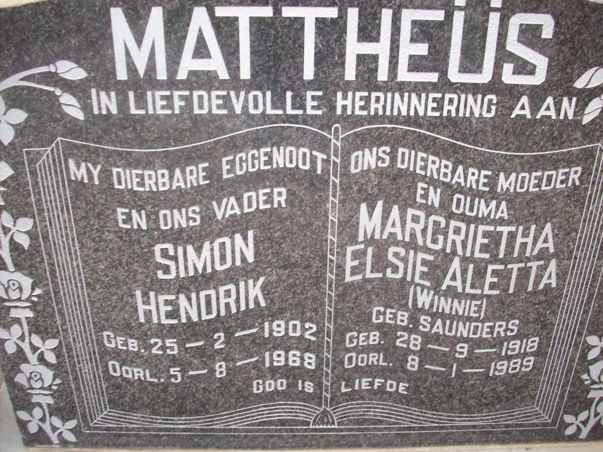 MATTHEUS Simon Hendrik 1902-1968 &amp; Margrietha Elsie Aletta SAUNDERS 1918-1989
