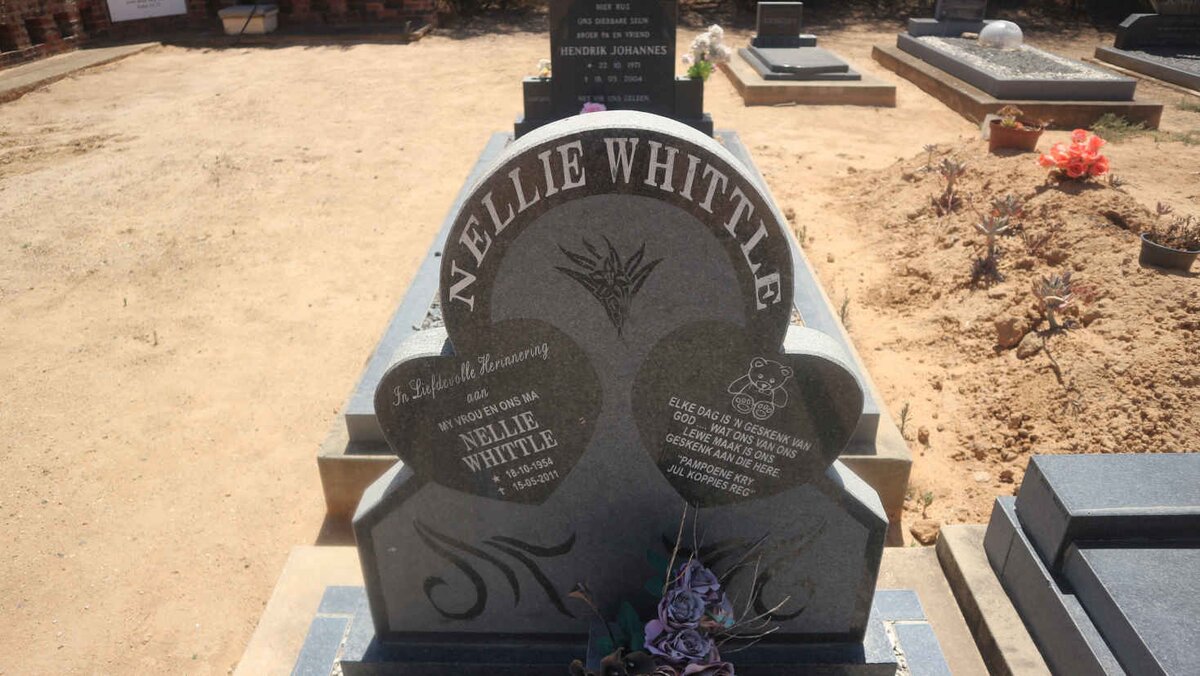 WHITTLE Nellie 1954-2011