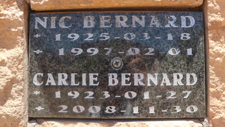 BERNARD Nic 1925-1997 &amp; Carlie 1923-2008