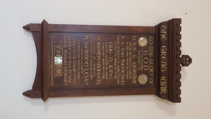 1. World War 1914-1918 Memorial Plaque.
