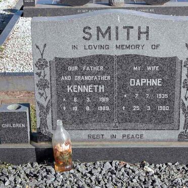 SMITH Kenneth 1919-1989 &amp; Daphne 1935-1980