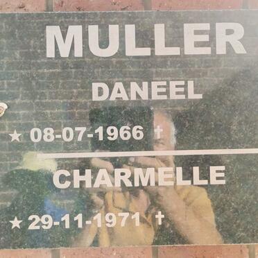 MULLER Daneel 1966- &amp; Charmelle 1971-