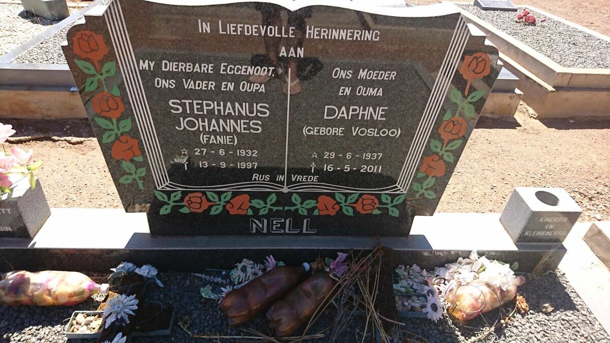 NELL Stephanus Johannes 1932-1997 &amp; Daphne VOSLOO 1937-2011