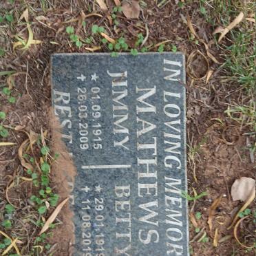 MATHEWS Jimmy 1915-2009 &amp; Betty 1919-2019
