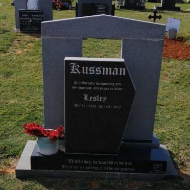 KUSSMAN Lesley 1928-2018