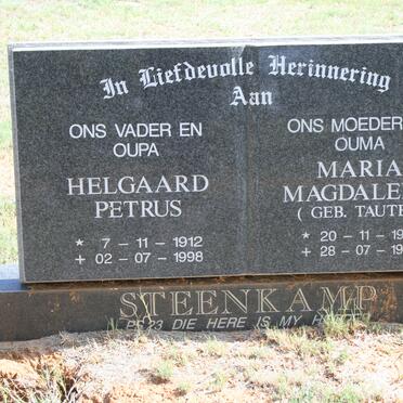STEENKAMP Helgaard Petrus 1912-1998 &amp; Maria Magdalena TAUTE 1917-1997