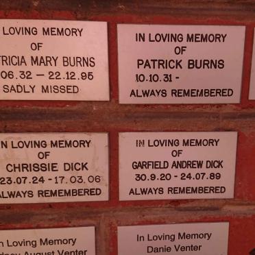 BURNS Patrick 1931- &amp; Patricia Mary 1932-1995 :: VAN GRAAN Vic 1917-1996