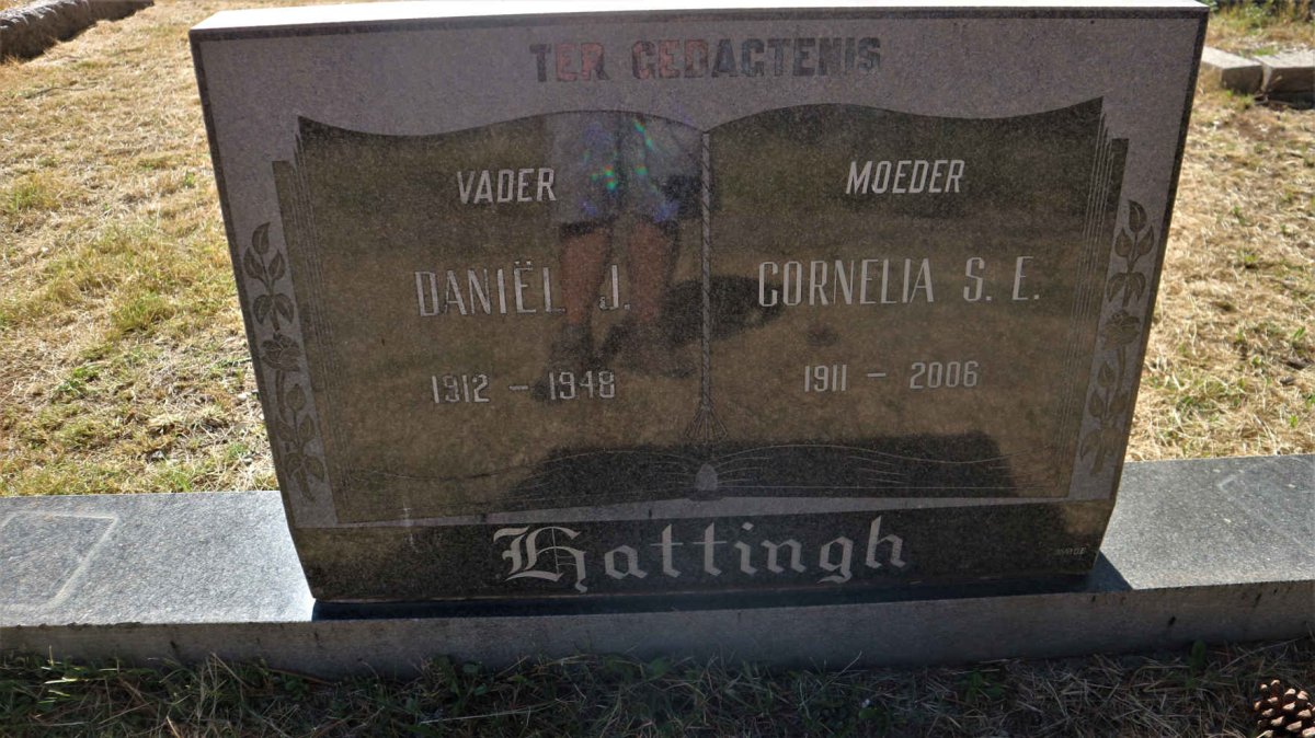 HATTINGH Daniel J. 1912-1948 &amp; Cornelia S.E. 1911-2006