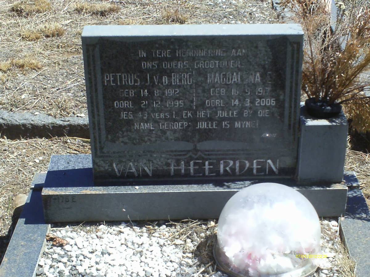 HEERDEN Petrus J. v.d. Berg, van 1912-1995 &amp; Magdalena E. 1917-2006