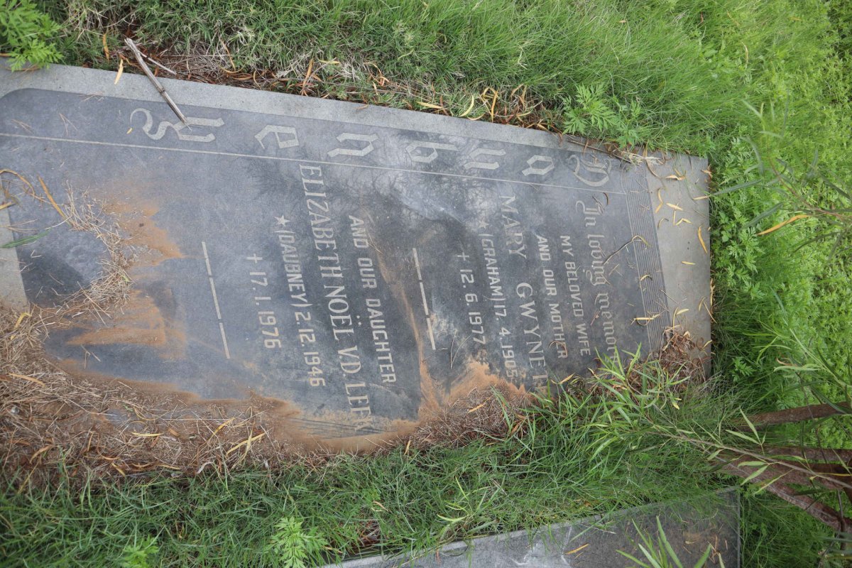 DAUBNEY Mary Gwynet? nee GRAHAM 1905-1977 :: LEEK Elizabeth Noel, v.d. 1946-1976