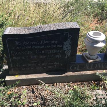 GLADWIN Inez Edith 1906-2001 :: GLADWIN Francis Courtenay 1913-1965 :: GLADWIN Ian Courtenay 1943-2001