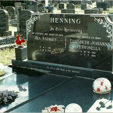 HENNING Jan Andries 1912-1994 &amp; Elizabeth Johanna Petronella BEHR 1912-1995