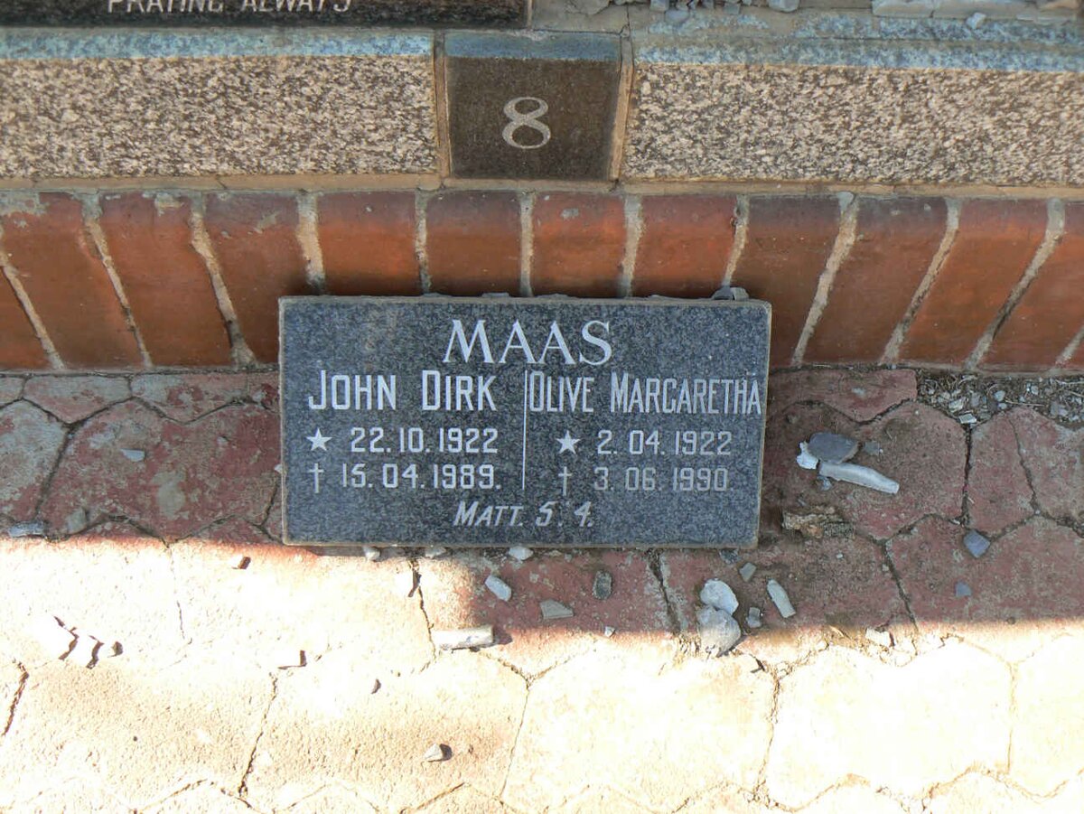 MAAS John Dirk 1922-1989 &amp; Olive Margaretha 1922-1990