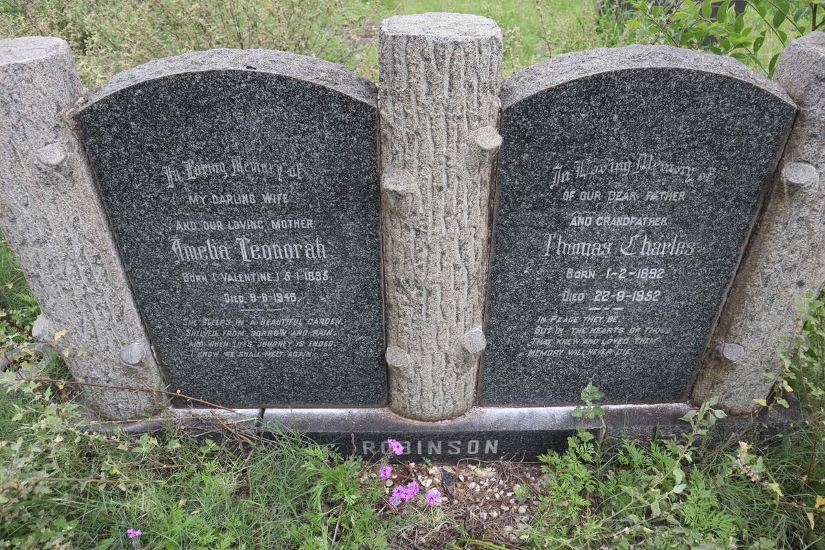 ROBINSON Thomas Charles 1892-1952 &amp; Amelia Leonorah VALENTINE 1895-1946