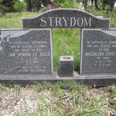 STRYDOM Jan Hendrik le Roux 1912-1987 &amp; Magdalena Dorothea GOUWS 1920-1991